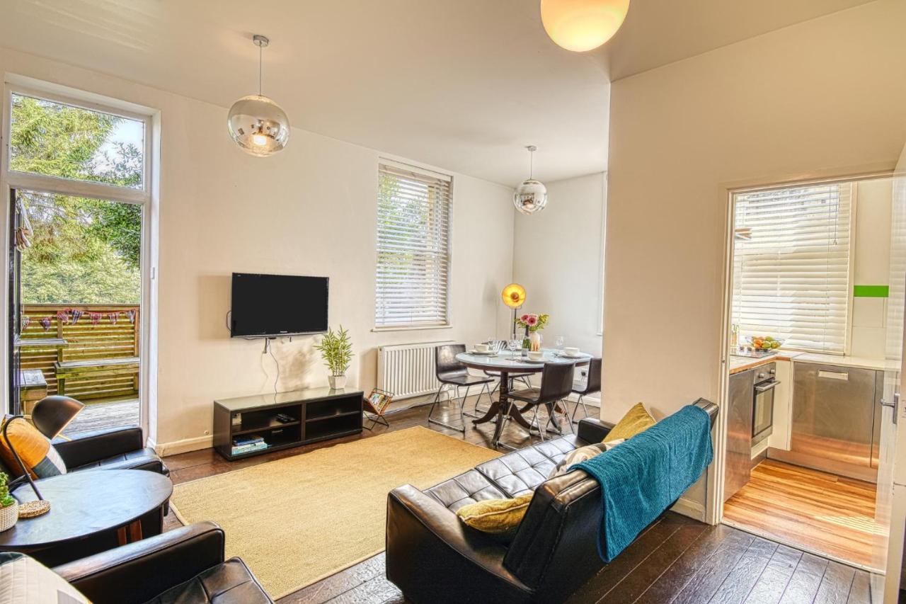 2 Bedroom Apartment In Bath City Centre With Garden & Free Parking エクステリア 写真